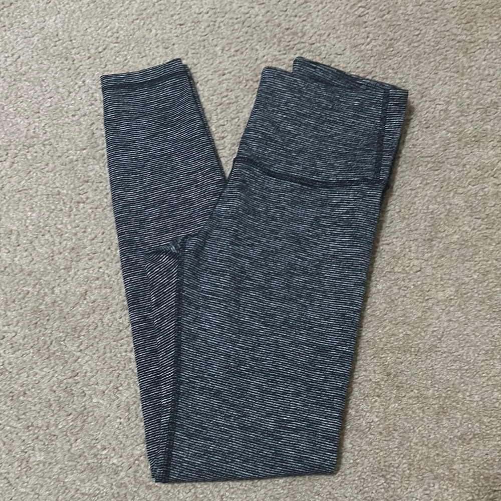 Women’s Old Navy Active Gray Striped Leggings - Size S